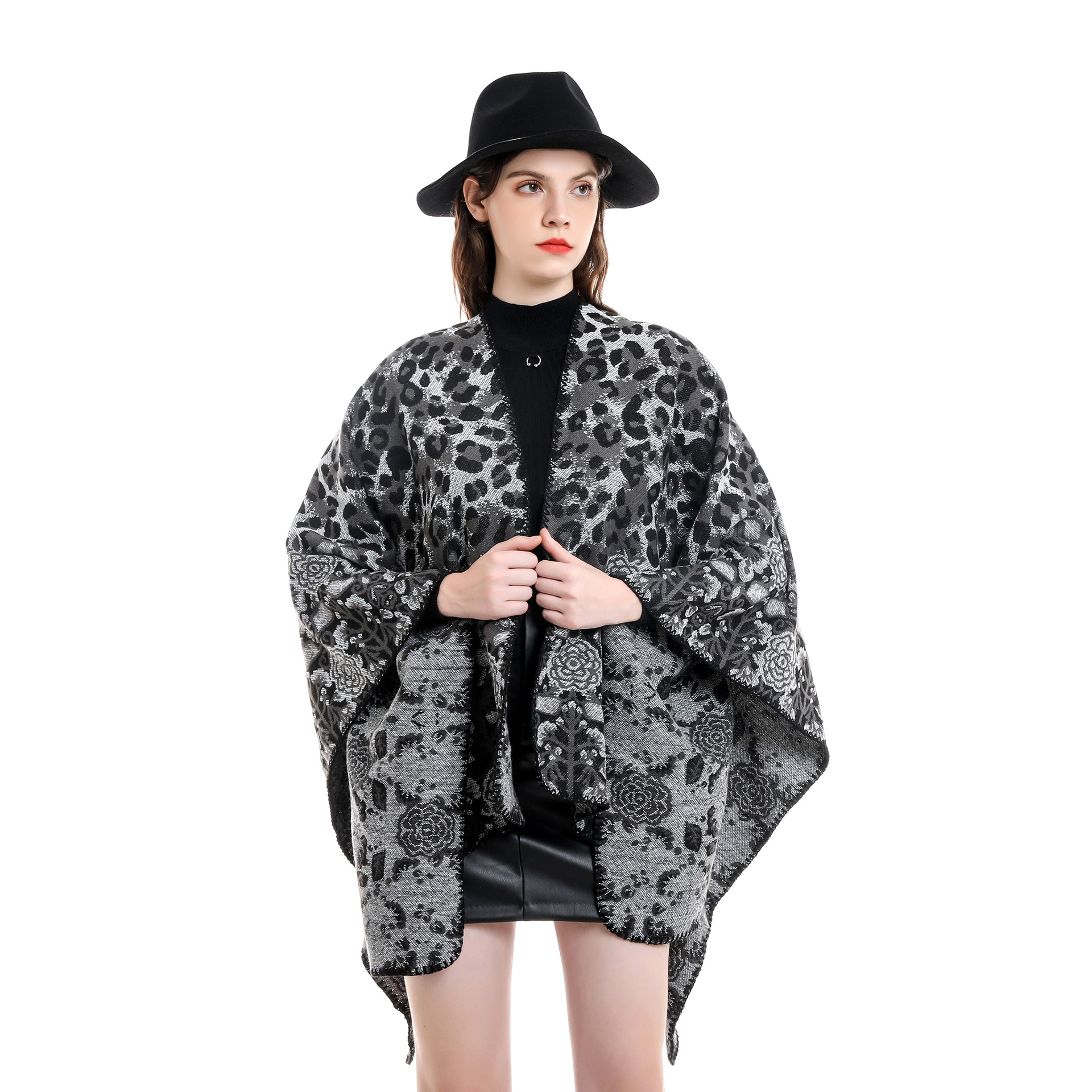 披肩欧美街头斗篷一片式披肩外套女秋冬豹纹拼花朵图案保暖披肩
