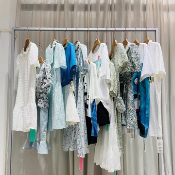 马克华菲23夏撤柜女装批发碎花连衣裙杭州四季青档口直播一手货源