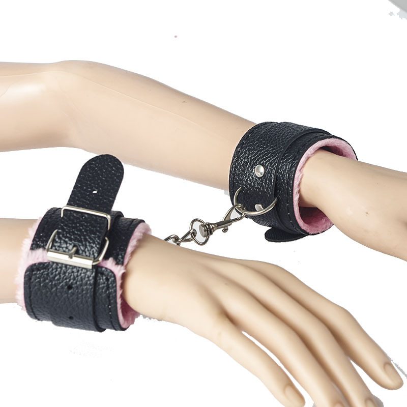 另类情趣加厚皮毛绒内衬手铐玩具sm狗奴女用调教性用道具激情用品