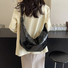 小众设计韩版大容量斜跨包包女式2024新款时尚潮流单肩马鞍托特包
