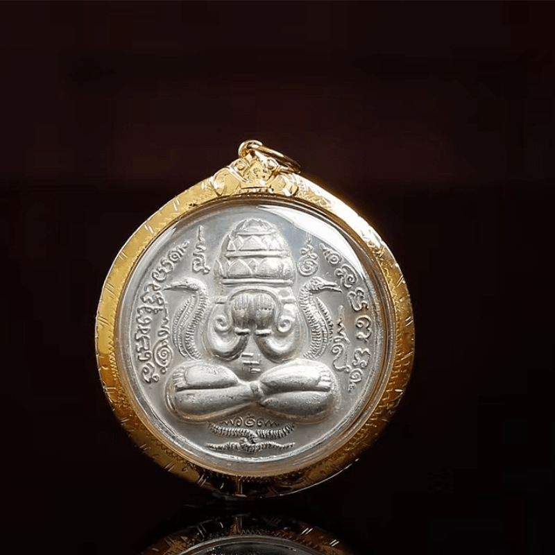 泰国佛牌 2549年榜巴杆必打掩面 wat ruak佛寺 泽度金乩童柯碰