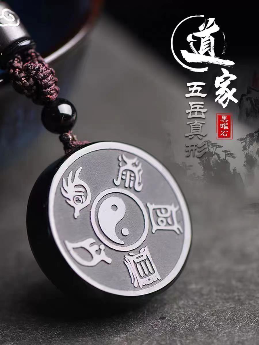 厂家直供日韩气质女款人造仿真钻项链新款银色纹路带墨镜小狗吊坠