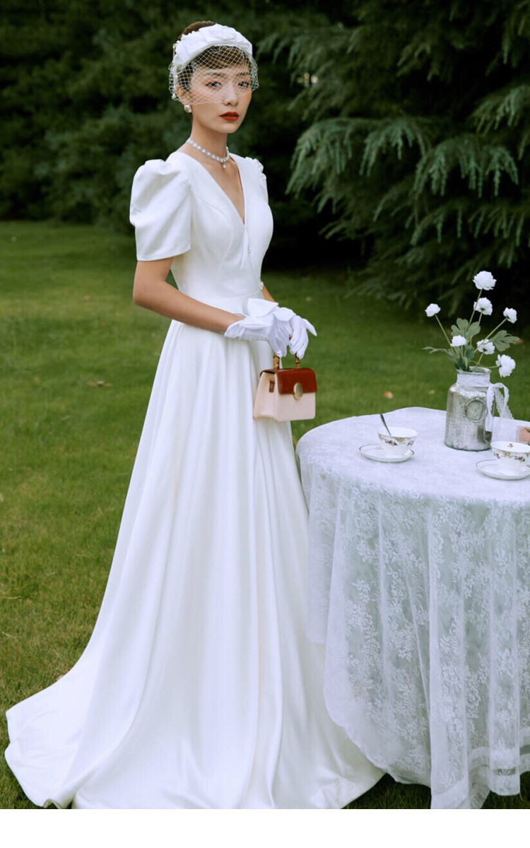 法式轻婚纱简约超仙赫本复古缎面显瘦旅拍2021新款新娘结婚出门纱