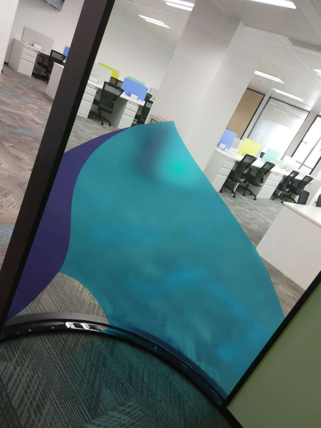 uv超透膜静电膜彩白彩玻璃贴膜打印透明背胶车贴磨砂双面贴纸