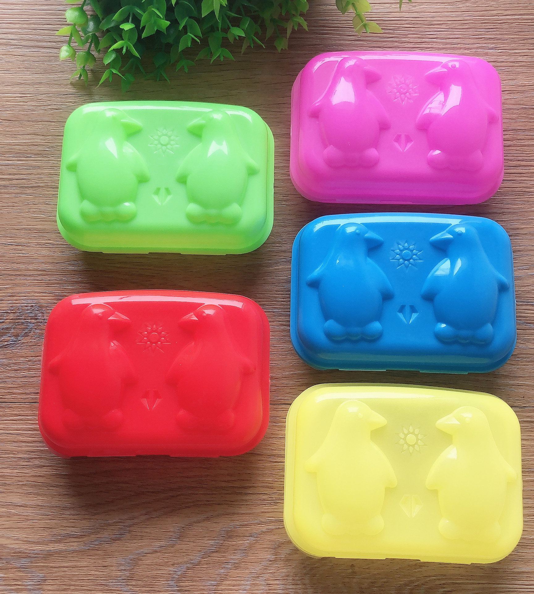 企鹅肥皂盒沥水肥皂碟肥皂托 家用带盖香皂盒【一元店货源批发】