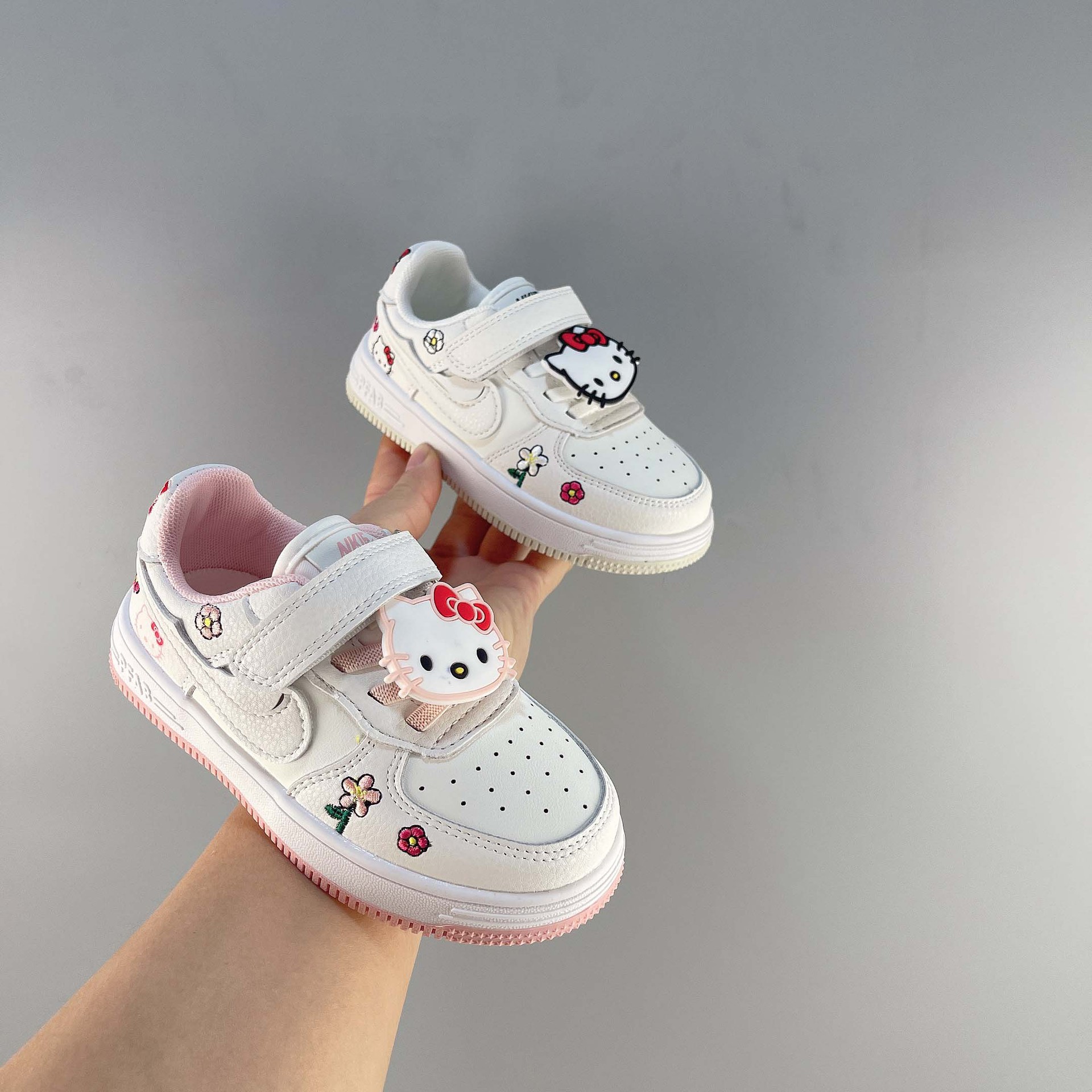 2024春季新款儿童鞋批发女童卡通aj板鞋中童软底学生可爱小白鞋子