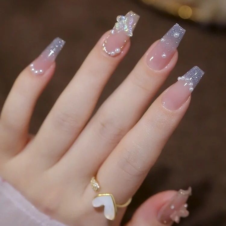 纯手工梦幻蝴蝶穿戴甲新娘婚甲温柔简约光疗假指甲珍珠闪粉极光甲