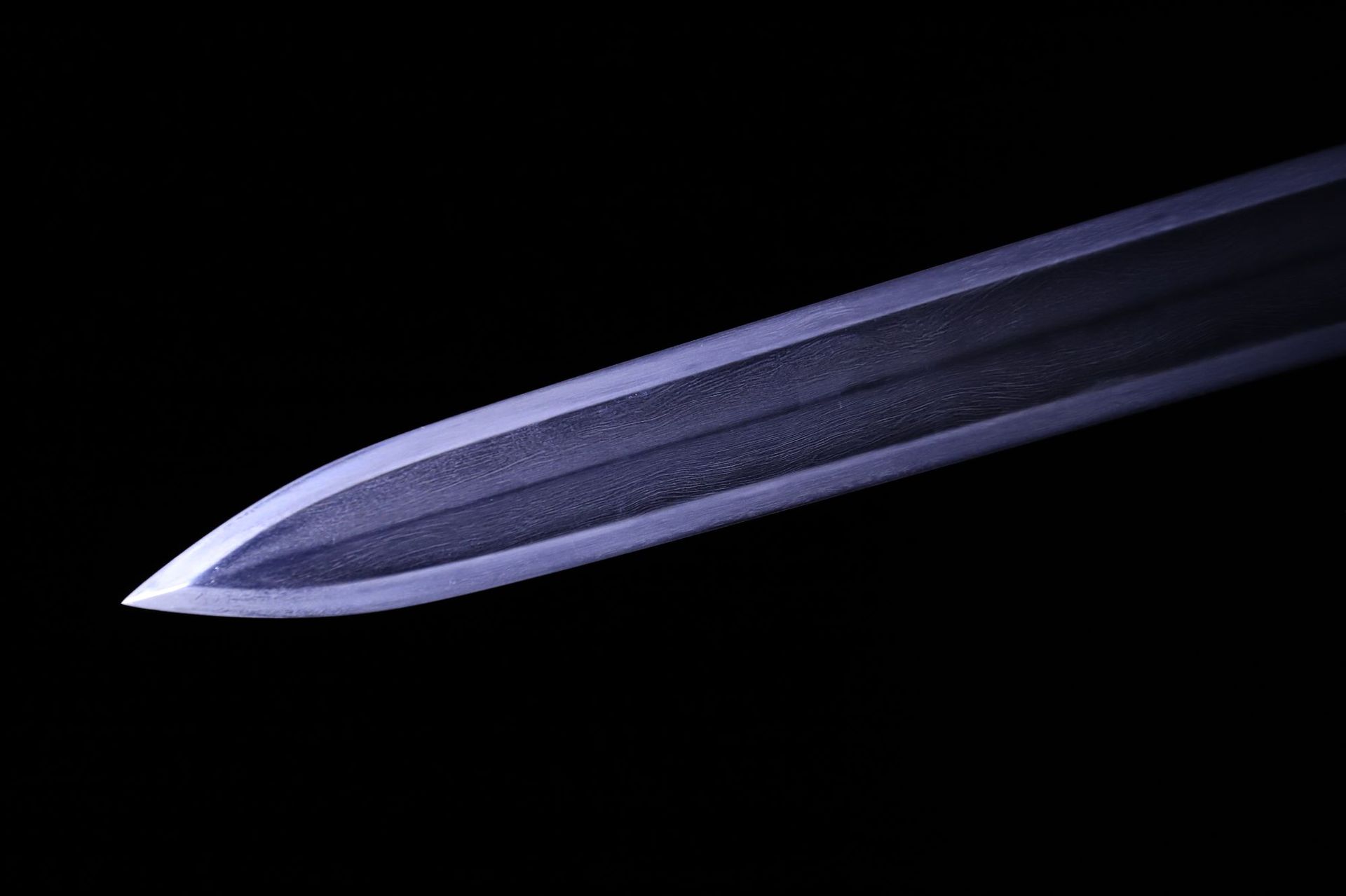 纯手工一级精细研磨;剑鞘精选上等紫檀老料镶牛角;庚子新作—乌玆钢汉