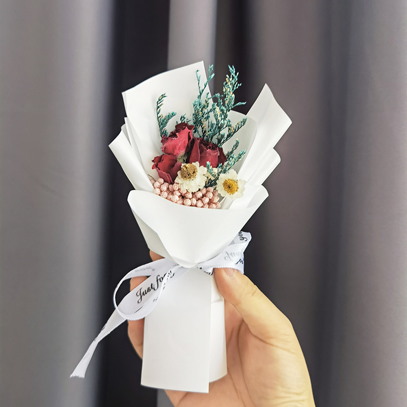 Spot Valentine's Day 520 Creative Mini Dried Flower Bouquet Red Rose Starry Sky Gift Hand Gift Finished Product