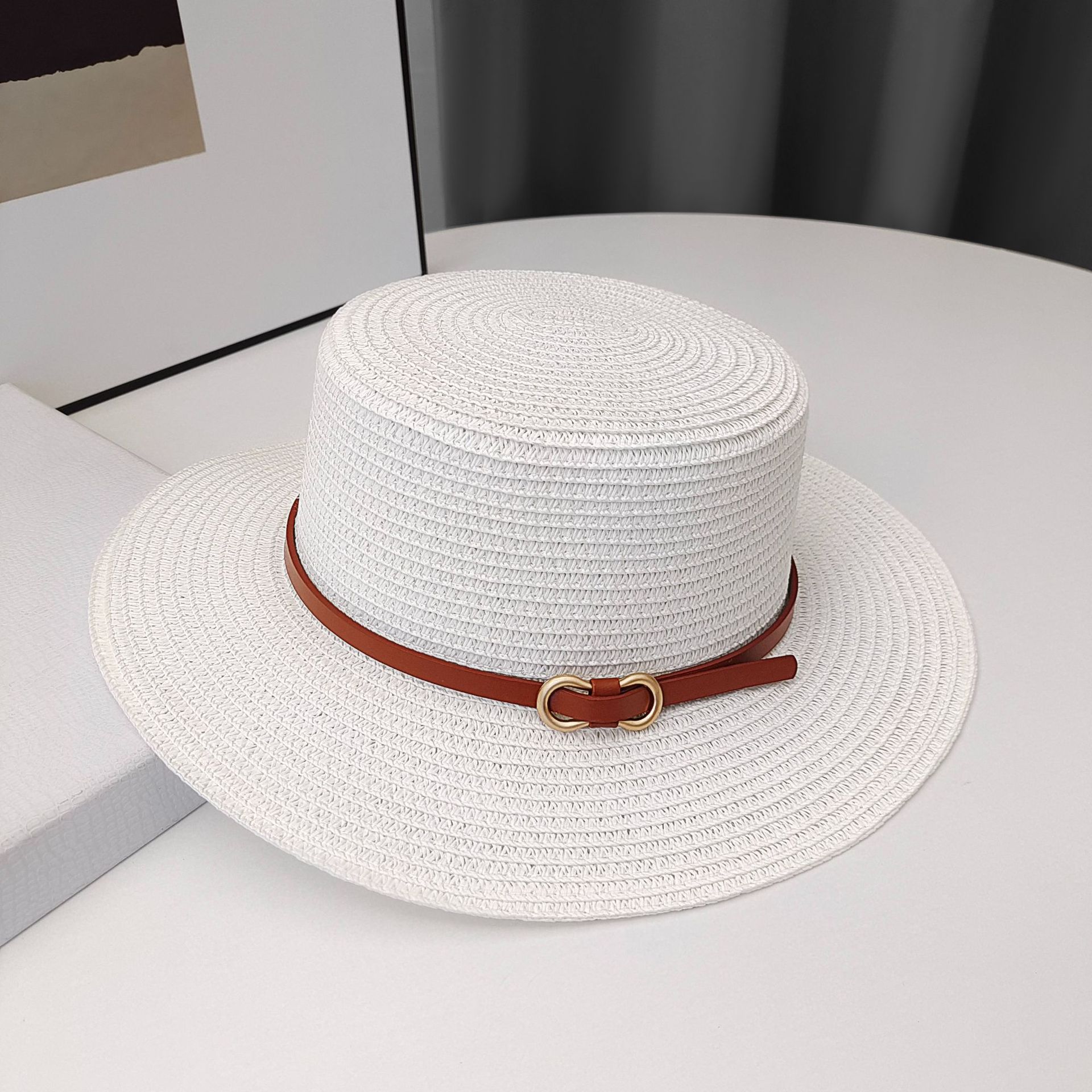 British Style Flat Straw Hat Women's Summer Straw Sun Shade Top Hat Belt Buckle Vacation Seaside Beach Sun Protection Sun Hat