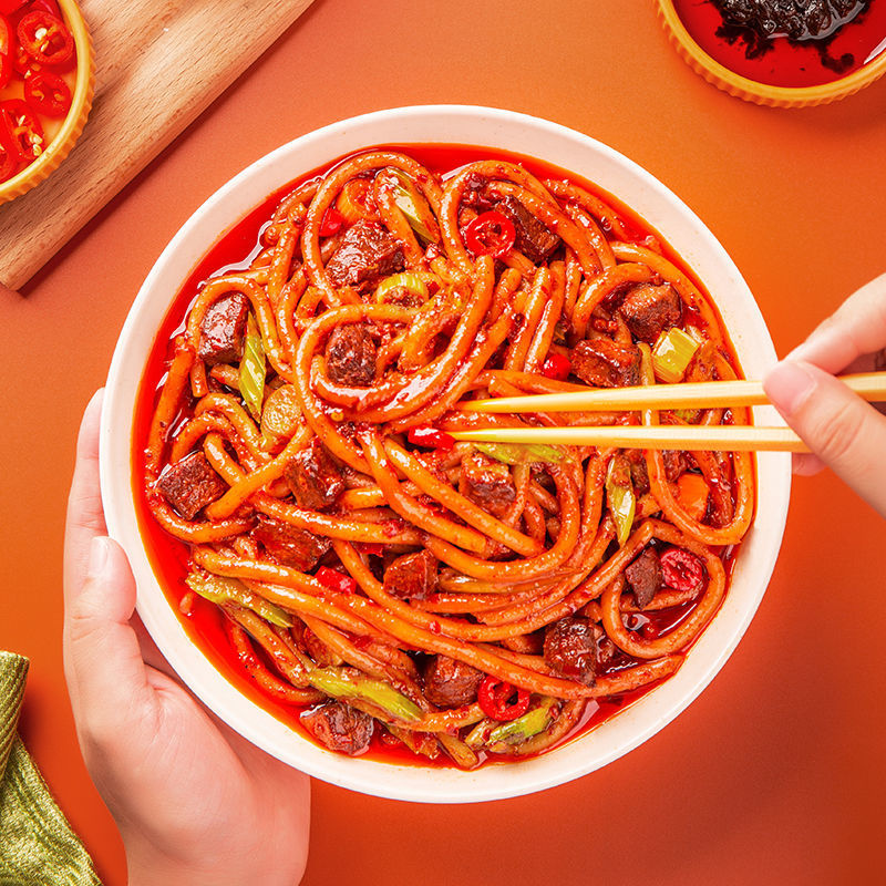 新疆爆辣炒米粉美食小吃网红湿炒米粉拌粉方便速食早餐