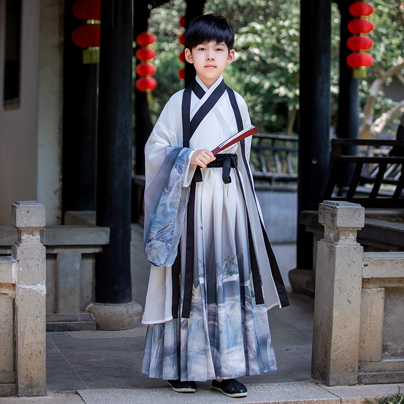 中国汉服男孩