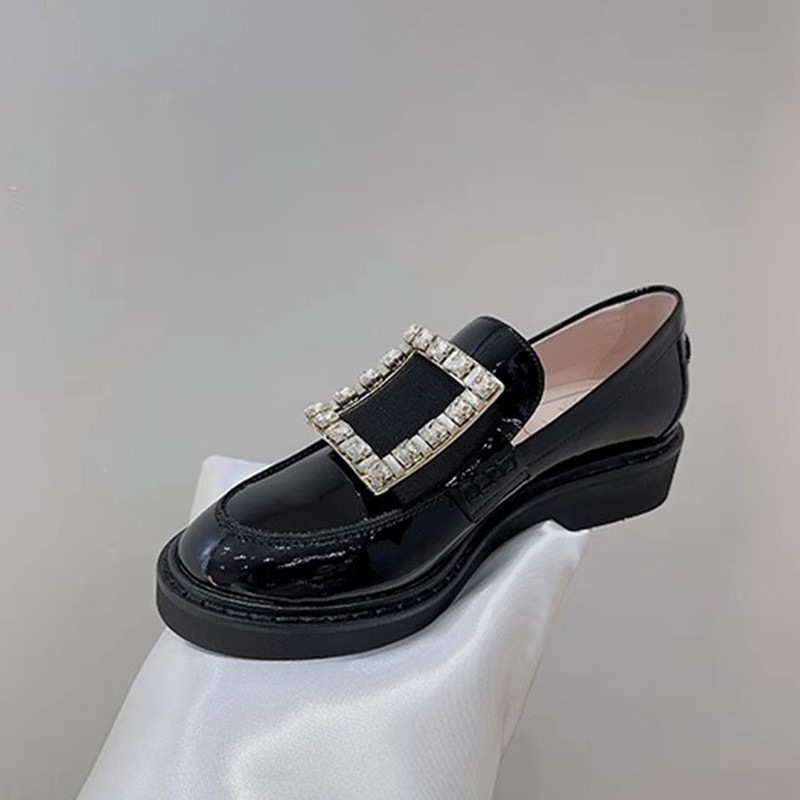 2023新款高定版rv方扣水钻乐福单鞋漆皮粗跟休闲英伦风jk小皮鞋女