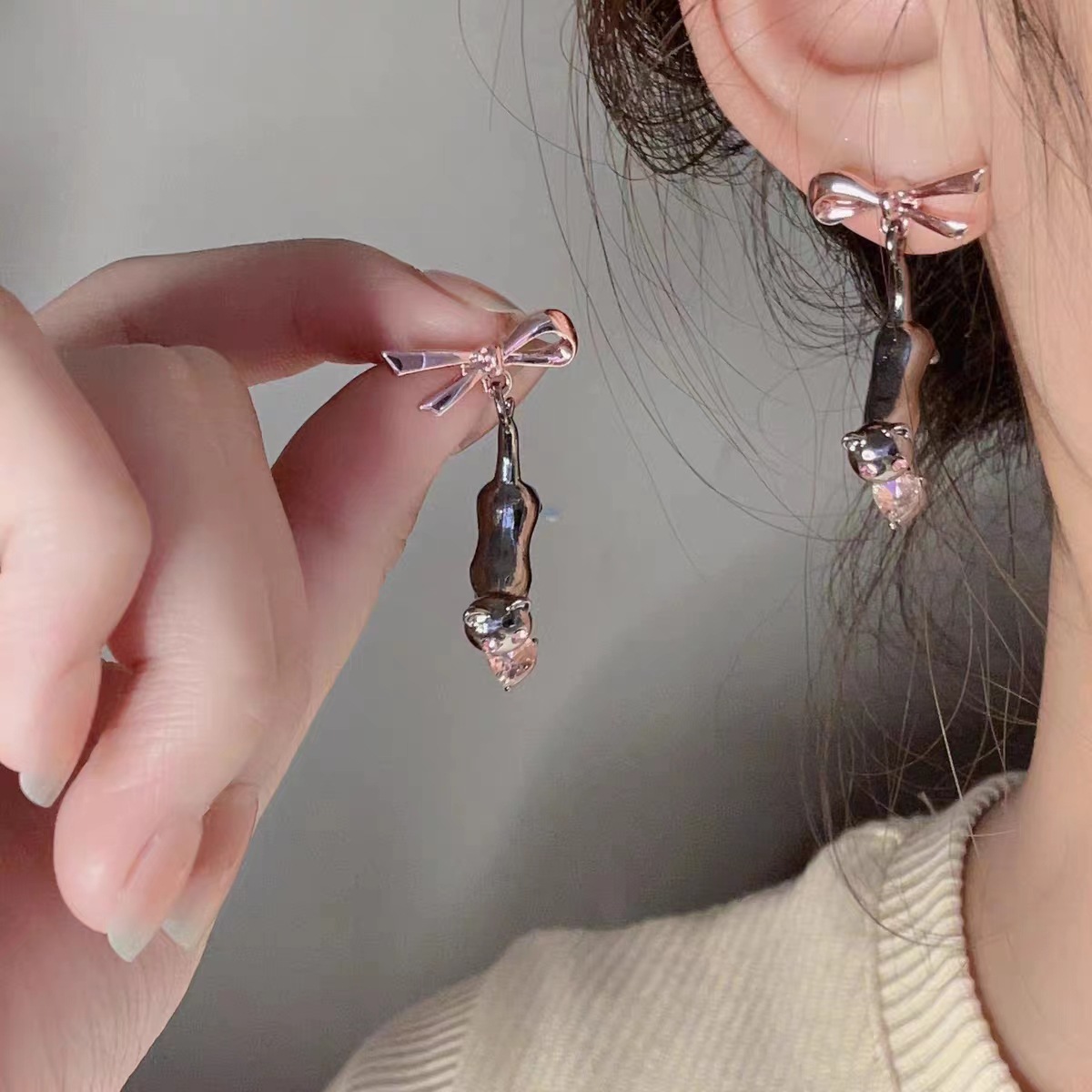 Exquisite Kitty Earrings for Women New Special-Interest Design Black Cat Pink Bow Zircon Earrings Fresh Sweet Decoration