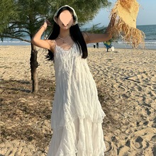 海边度假气质蛋糕裙夏季新款法式吊带连衣裙纯欲风蕾丝白色仙女裙