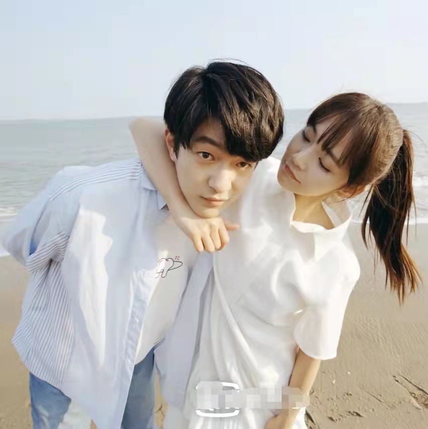 一闪一闪亮星星林北星张佳宁同款白色polo领镂空荷叶边连衣裙女夏