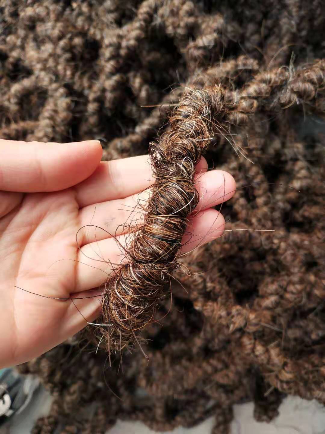 安平厂家供应海丝腾床垫填充用花色和黑色卷曲马尾毛15132897575