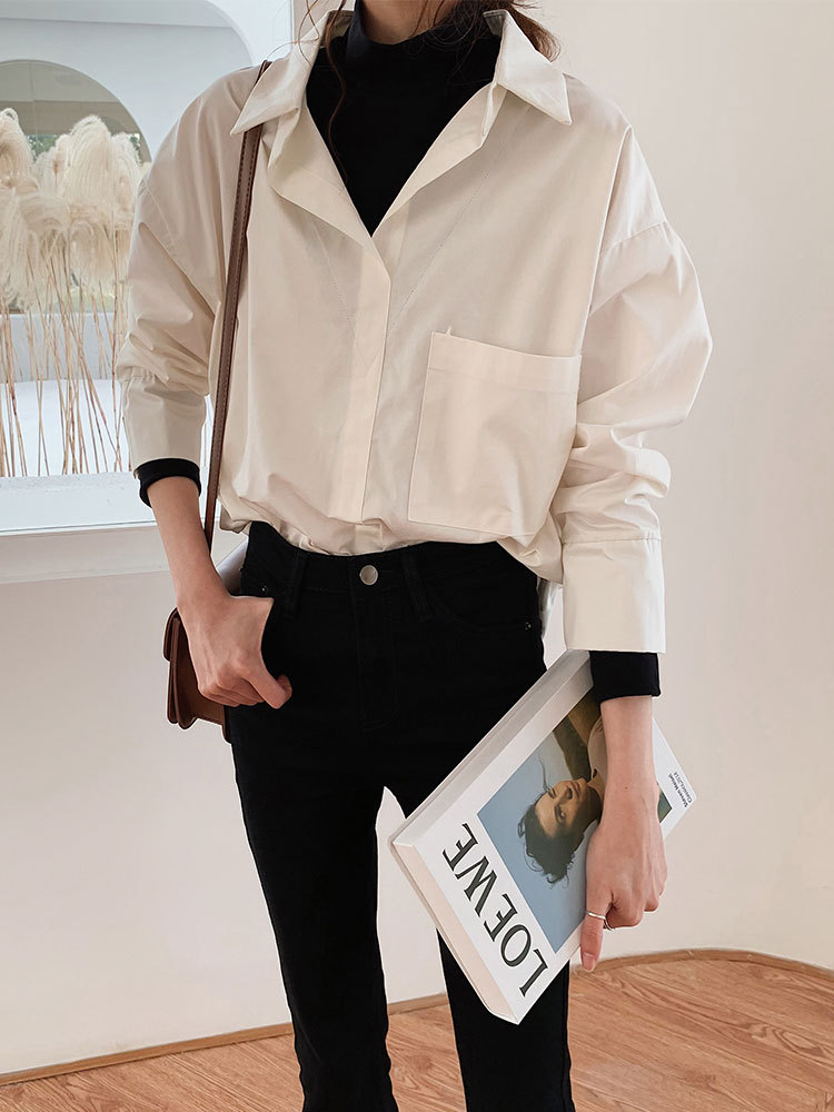 高领白色长袖衬衫