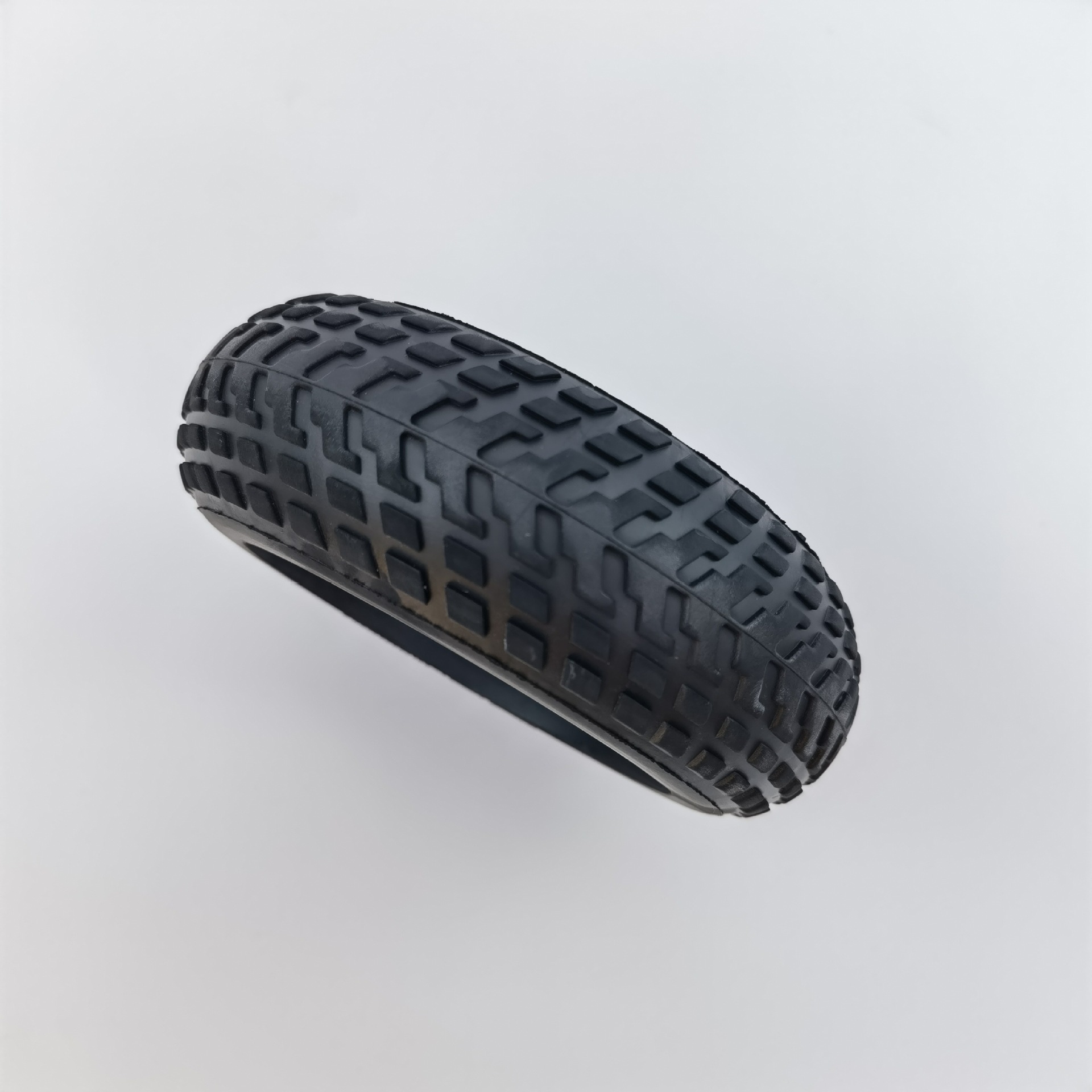 6寸实心轮胎 电动滑板车轮胎5-6寸内镂空防爆胎橡胶减震耐磨防滑