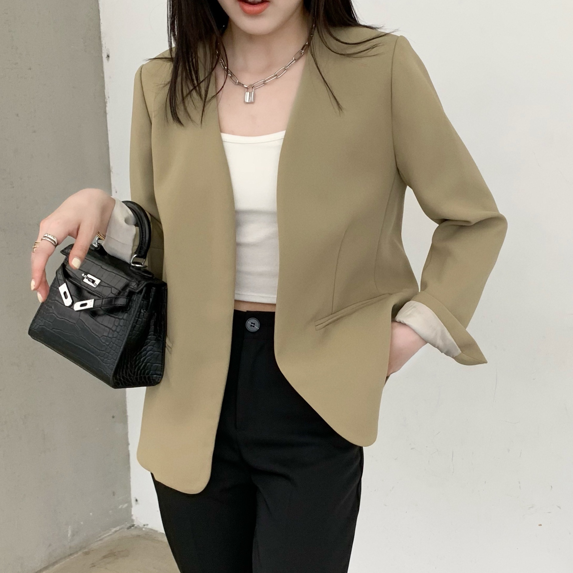 春装2021新款简约无领小西装外套开叉袖无扣简单西装上衣