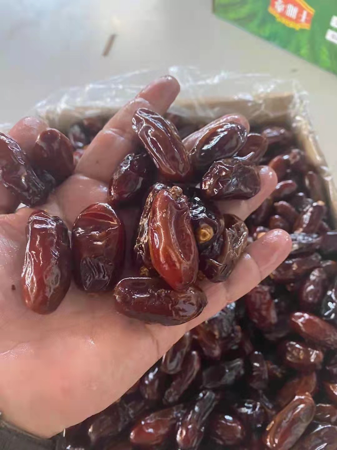 新货椰枣大粒散装整箱黑椰枣伊朗黑椰枣干果批发10公斤