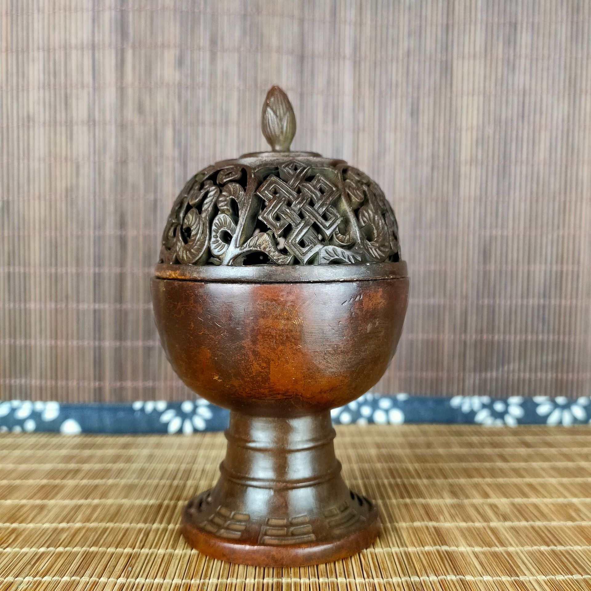做旧仿古铜莲花八卦香炉摆件 复古文玩开盖香炉家居书房桌面摆设