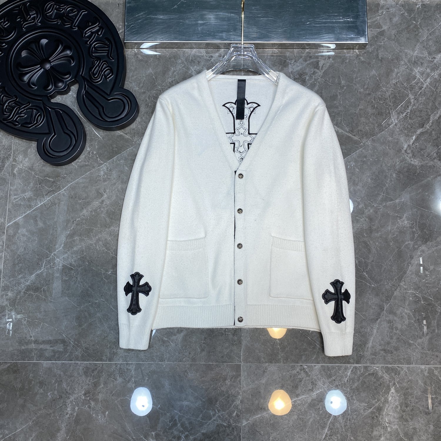 21ss正确版chrome hearts 秋冬毛衣系列 秋冬新款v领纽扣开衫毛衣