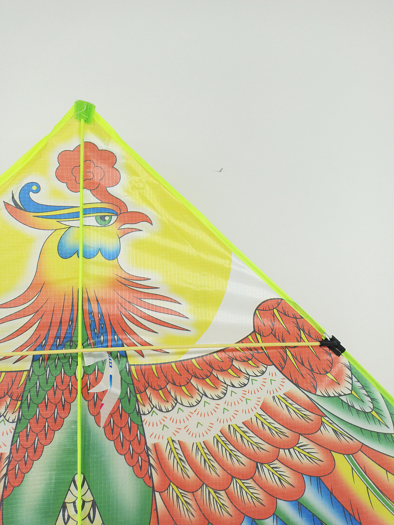 潍坊新款三角成人风筝批发孔雀凤凰格子布好飞广场地摊