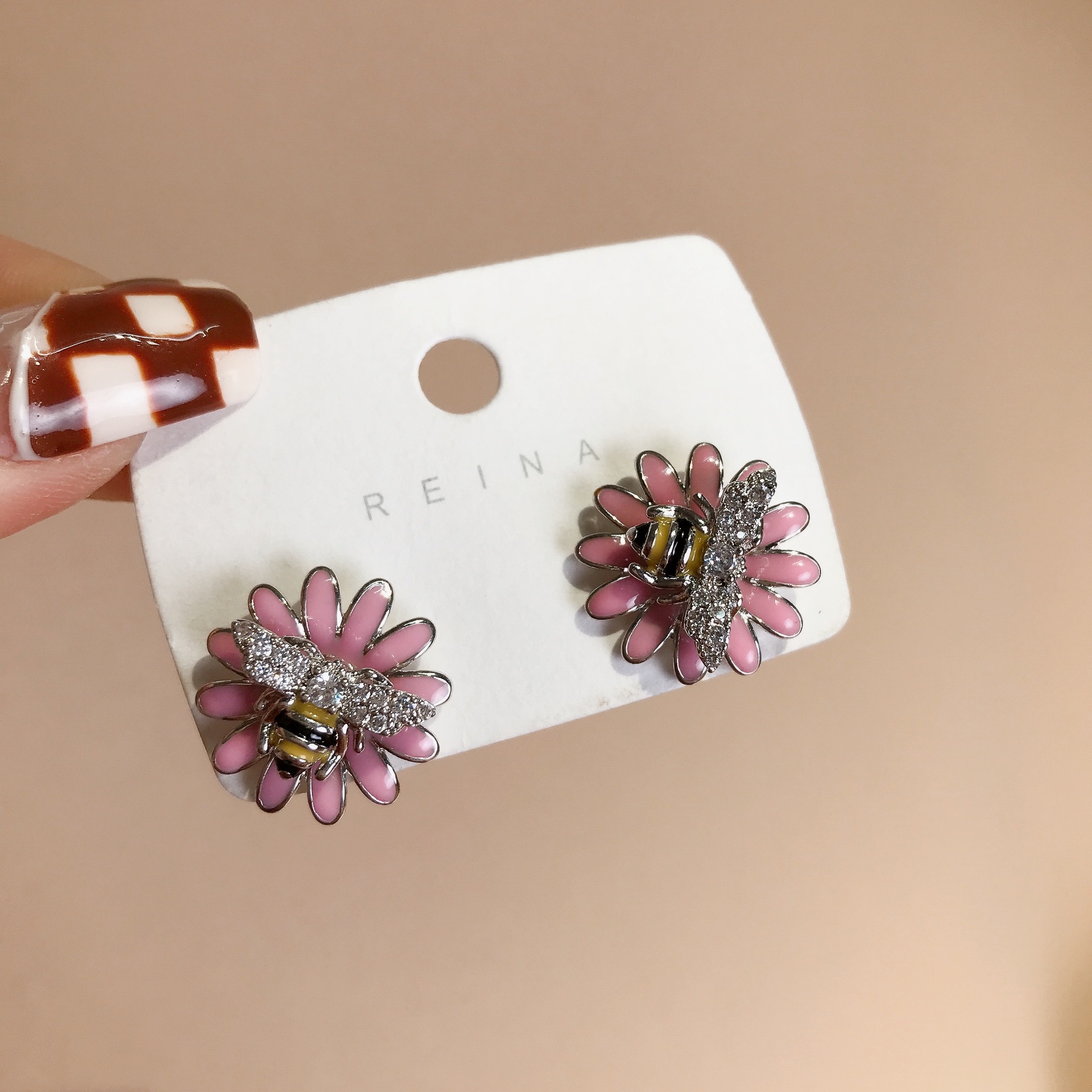 Bee Stud Earrings Special Interest Light Luxury Oil-Spot Glaze Flowers Stud Earrings Fashionable and Versatile Earrings