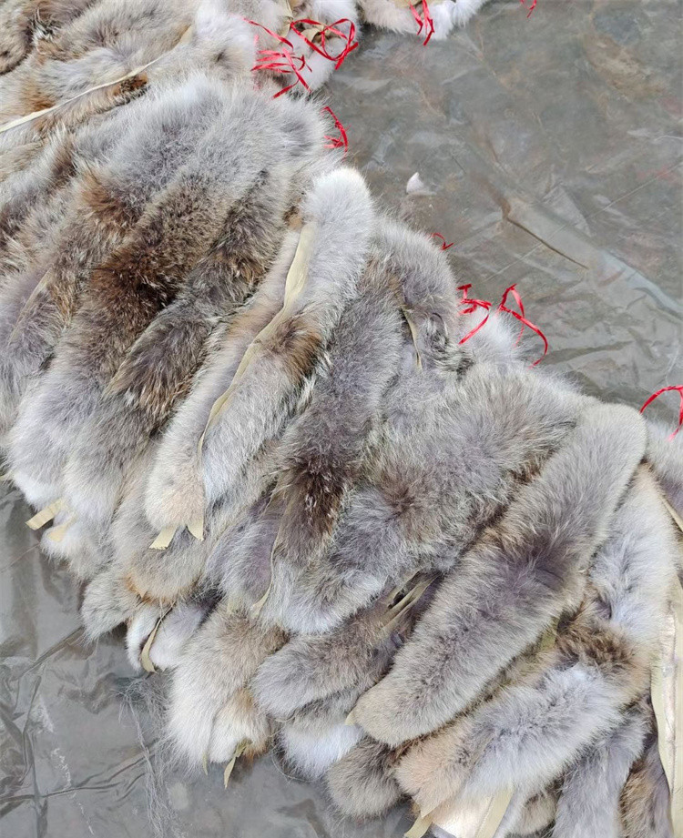 大鹅款羽绒服仿真狼毛领子青狼毛领子拼皮碎皮狼毛领子远征服毛领