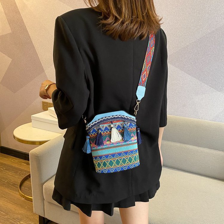 Ethnic Style Small Bag Female 2021 New Fashion Messenger Bag Wide Shoulder with Net Red Envelope Fashion Shoulder Bucket Bag