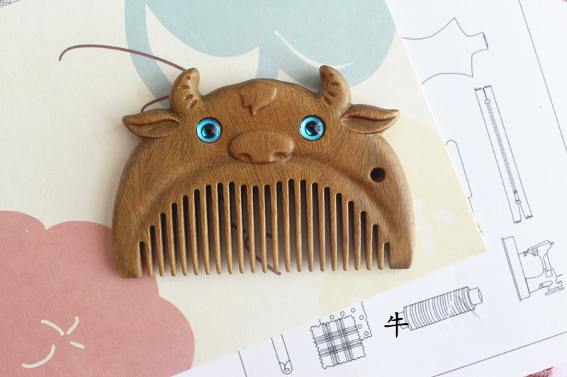 沉贵宝十二生肖卡通迷你梳 绿檀动物小梳子 单面雕花细齿木梳