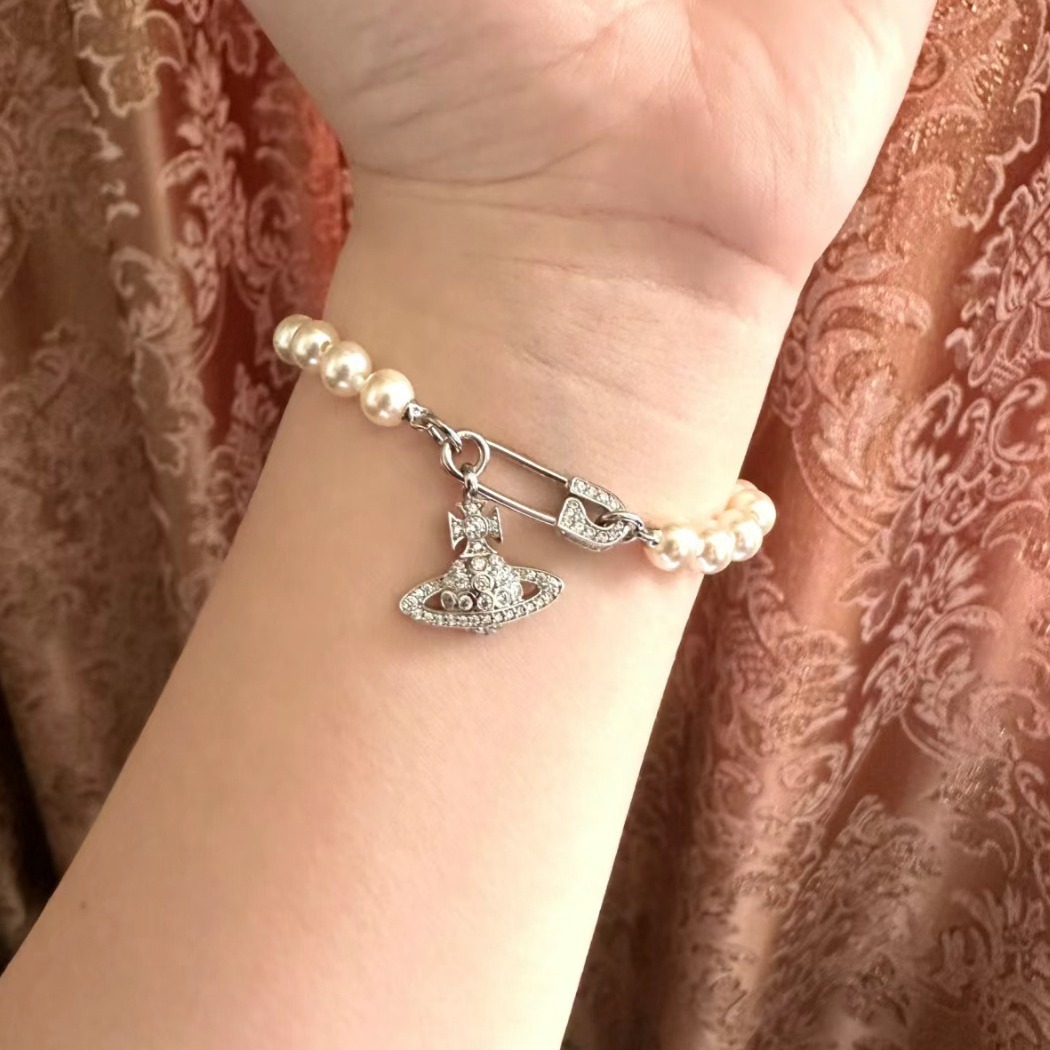 西太后薇薇安 经典款土星别针珍珠手链手饰nana同款高级设计ins女