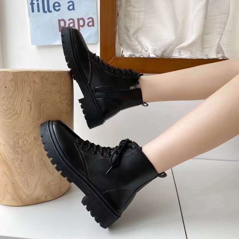 2023 Autumn New Black Handsome Martin Boots Women's Platform Short Boots