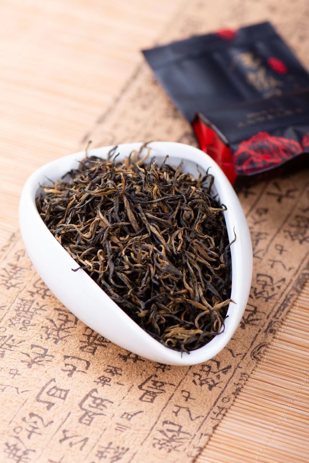 金骏眉红茶花蜜香金黄透亮甘甜新茶高山茶产地茶叶带货支持代发