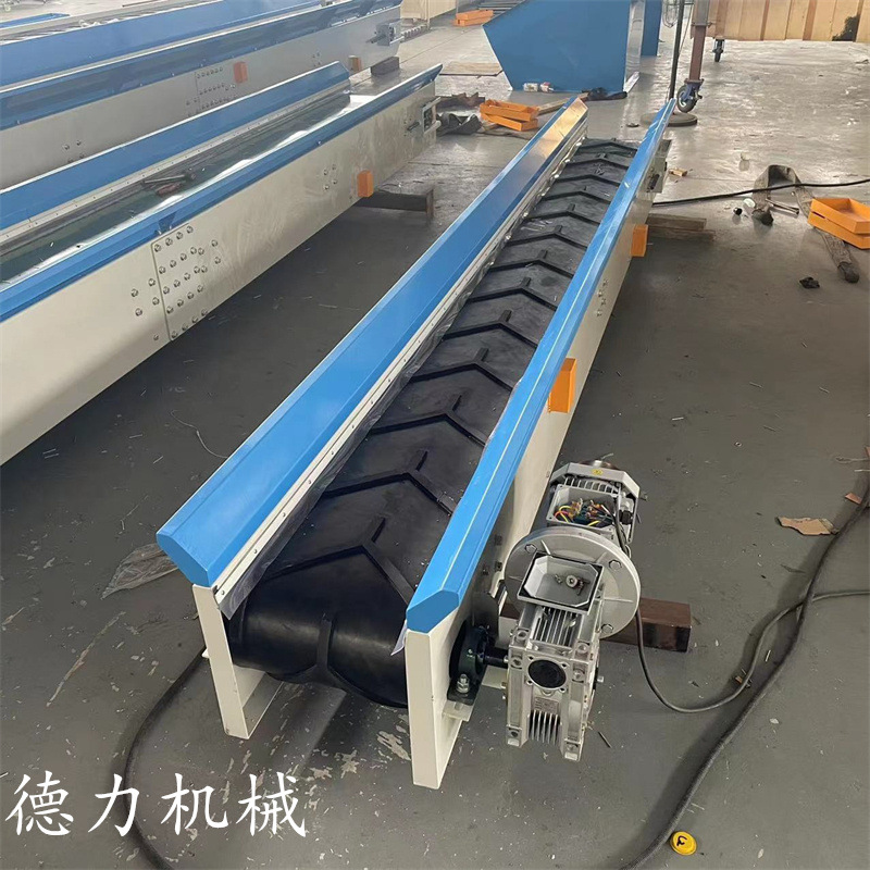 小型煤渣碳粉皮带输送机 混凝土槽型橡胶传送带 刮板式输送带