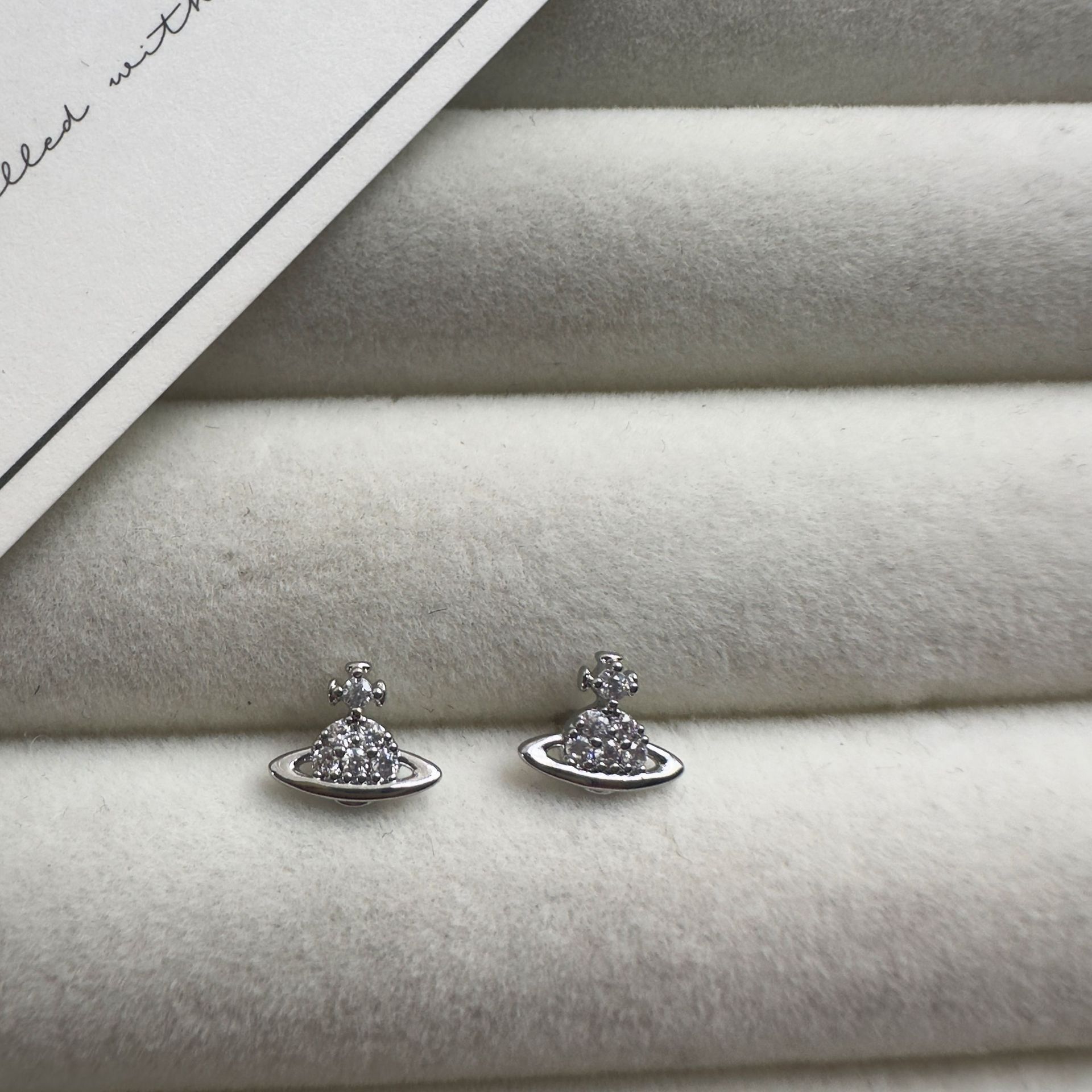 土星光环耳钉女锆石星球耳环韩版时尚百搭耳饰扣迷你小巧2024新款