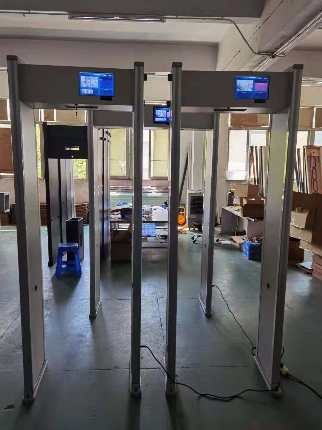 工厂通过式热成像体温检测门车站学校医院红外热成像测温门
