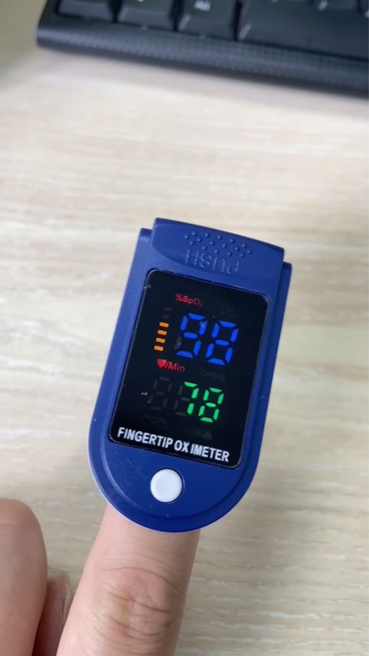 源头工厂led指尖血氧仪指甲式血氧饱和度脉搏监测手指心率测量仪