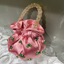 浅绿色水晶水滴布包水晶手工水桶包INS设计手工缝珠缎面手拎包