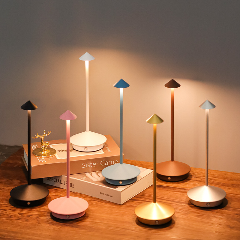 跨境LED家装现代简约铝材创意蘑菇小夜灯餐厅台灯床头氛围灯批发