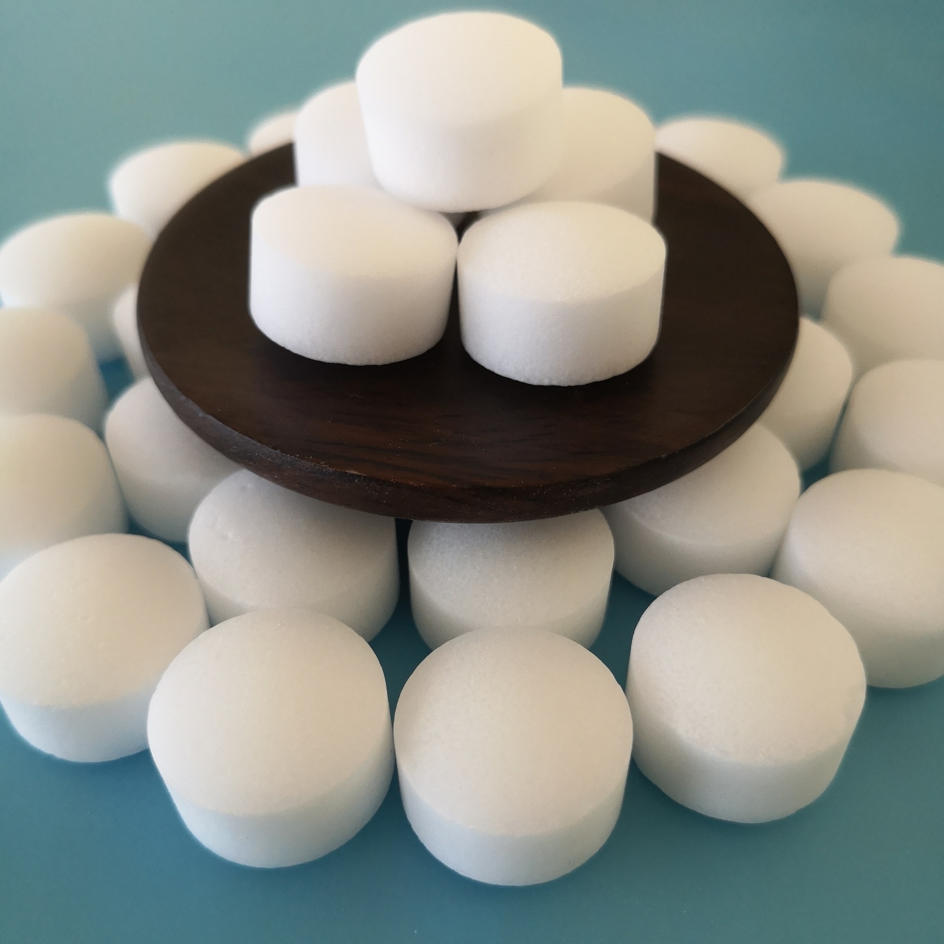 大量现货软水盐离子交换树脂再生剂 软水机专用盐 工业软水盐-阿里巴