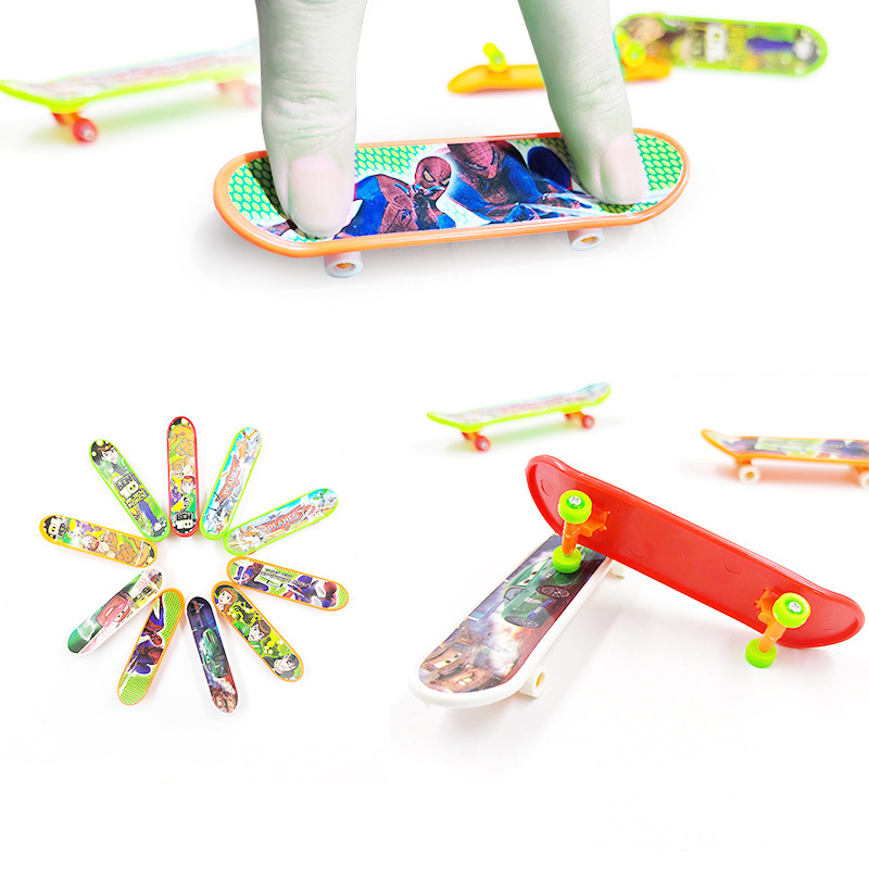 厂家直销 创意迷你 手指滑板 指尖运动 塑料 休闲 减压 娱乐玩具