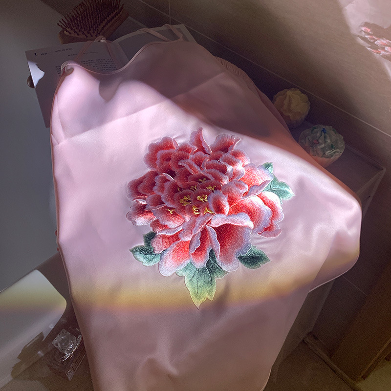 苏绣刺绣成品女成人肚兜复古中国风内衣女士吊带肚兜套装-阿里巴巴