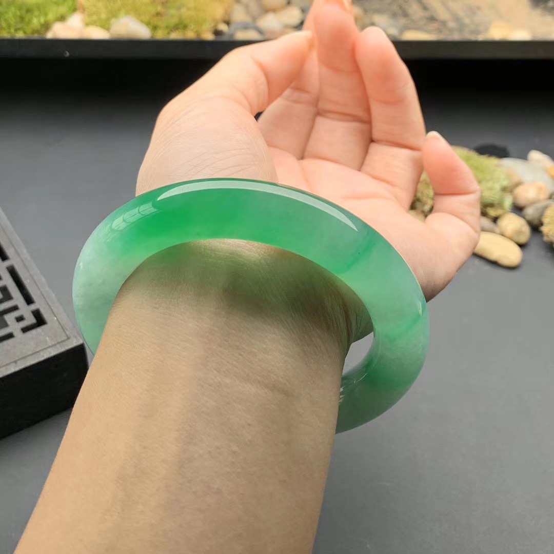 天然a货缅甸阳绿满绿翡翠圆条手镯真玉新女款糯冰种老坑玉镯礼物