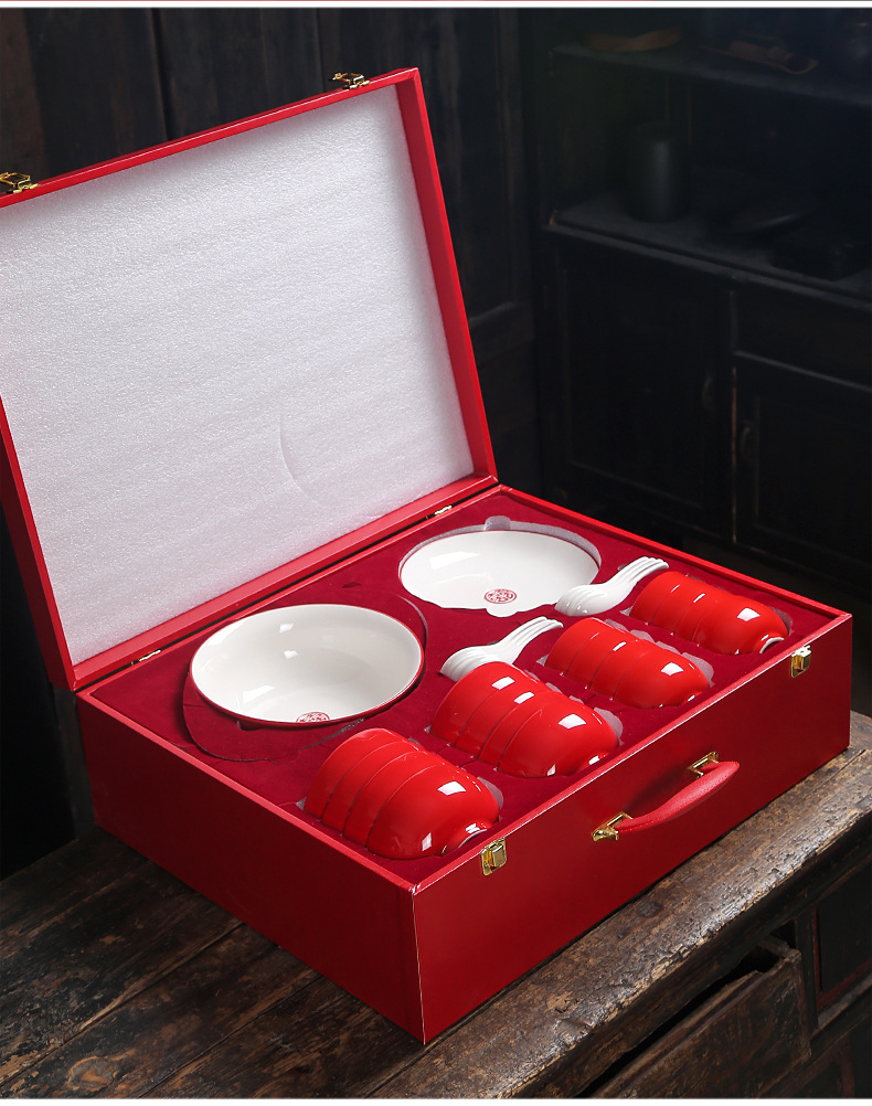 喜庆餐具套装结婚盘子大红碗陶瓷红喜盘子红色喜碗礼盒陪嫁礼物