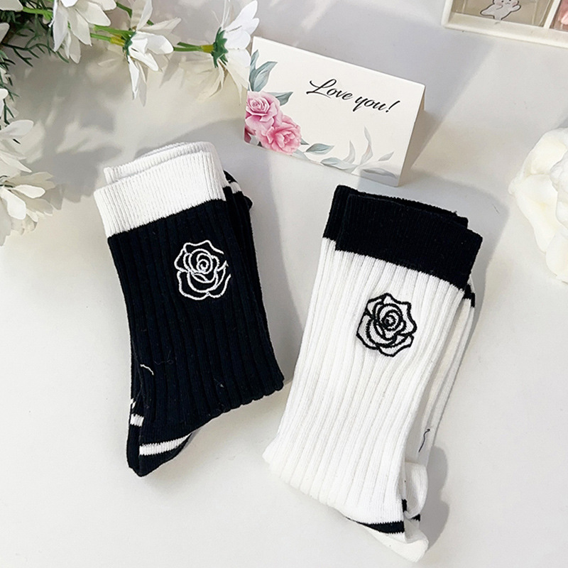 Tube Socks Women's Embroidered Flower Black and White Stockings New Online Red Cotton Autumn and Winter Warm-Keeping Socks Ins Trendy Cotton Socks