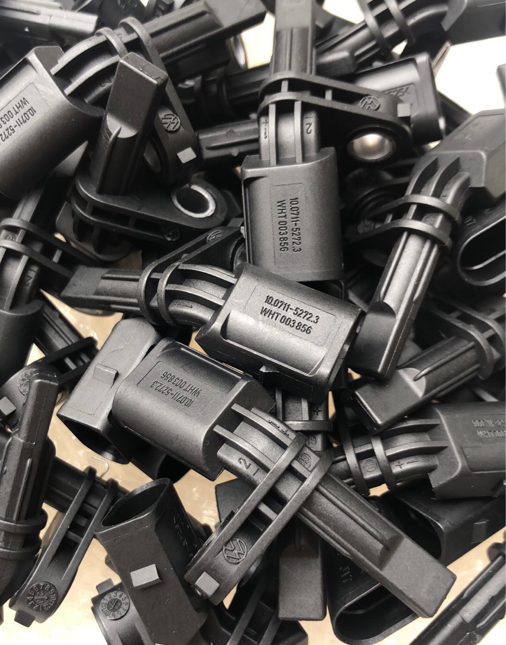 新帕萨特途观安明锐速腾迈腾cc高6abs前后车轮转速轮速传感器