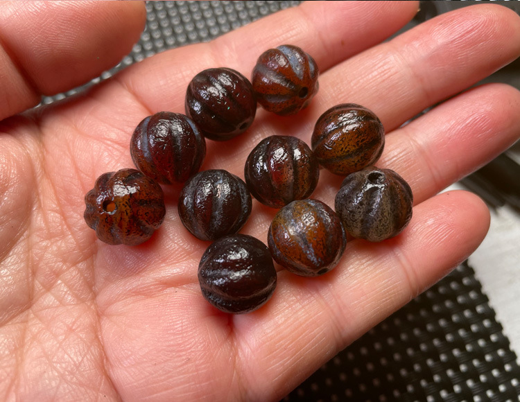 厂家直供自然风化纹做旧老玛瑙散珠批发 本地古珠南瓜珠老珠子