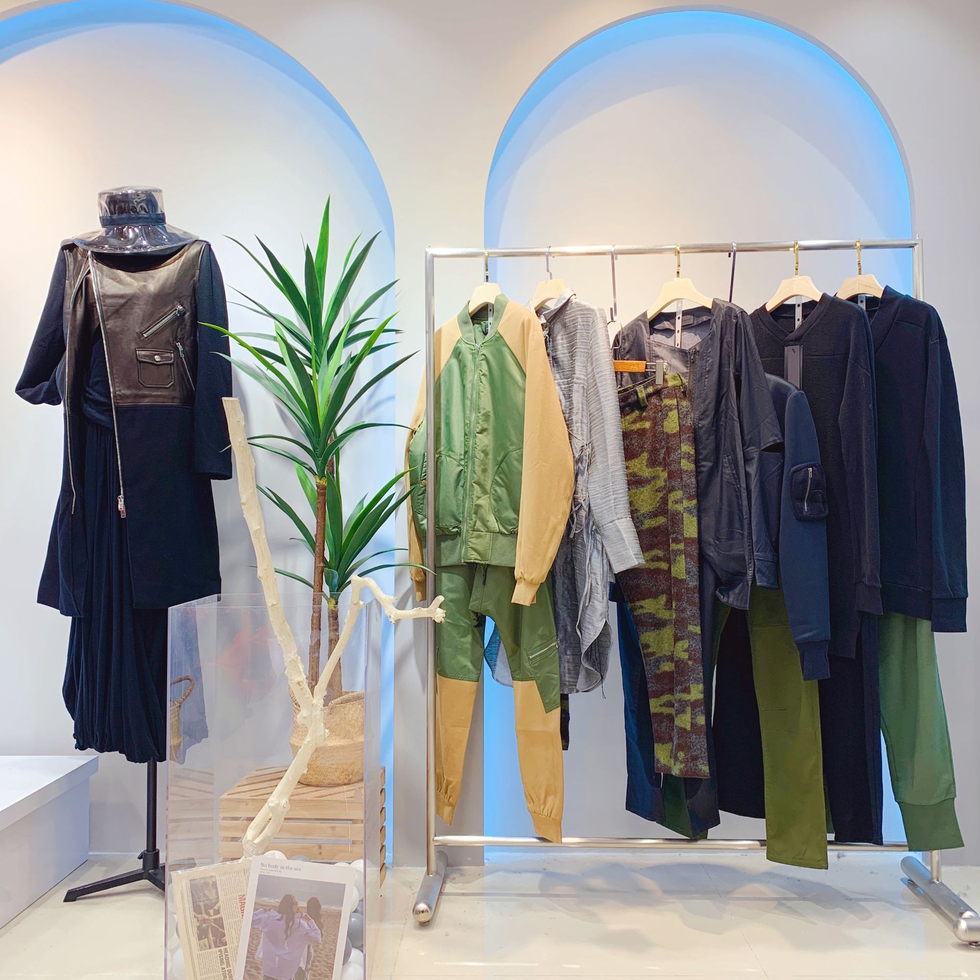 潮流衣服一手货源茵曼品牌尾货折扣女装实体店淘宝直播四季青服饰